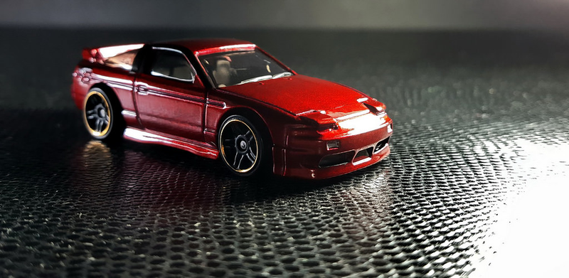Illustration for article titled A red Nissan